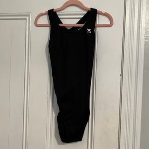 TYR women’s one piece swimsuit